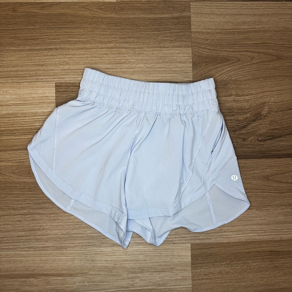 Lululemon Hotty Hot 2.5” Shorts Size 4 Small Pastel Blue No Liner